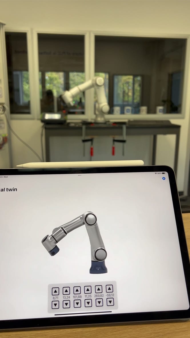 Táblagépes felület robot digitális ikerének megfigyeléséhez és vezérléséhez